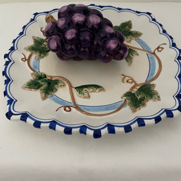 Bella Casa by Ganz 8" Wall Plate Decor Hand Painted Ceramic 3D Fruit Vine Grapes - Picture 7 of 9